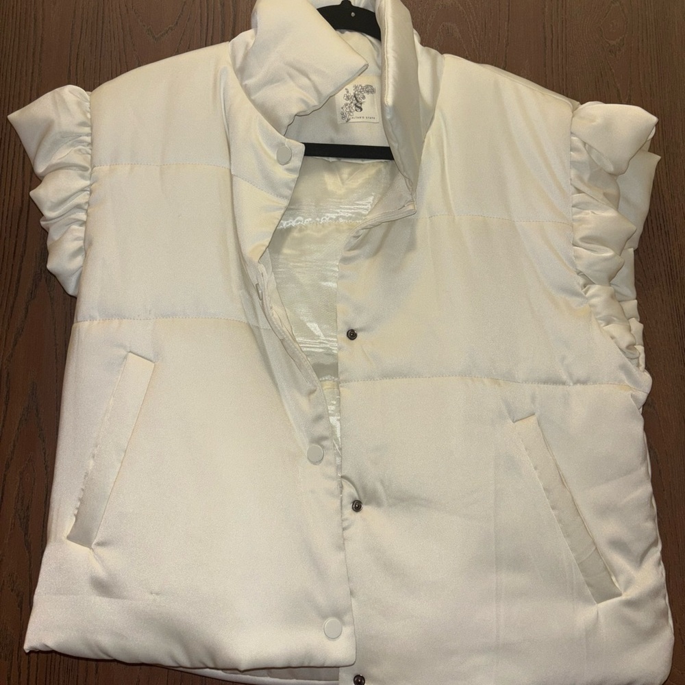 Altard state off white ruffle shoulder puffer vest